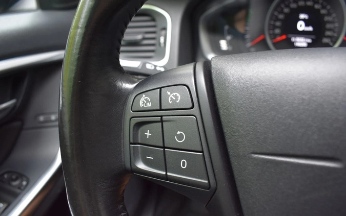 Volvo V60 cena 55900 przebieg: 149200, rok produkcji 2015 z Szprotawa małe 781